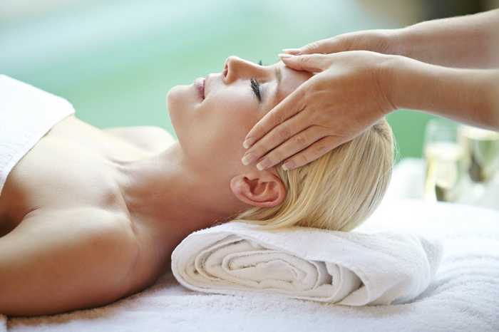woman having head massage 