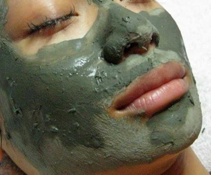 green clay purifying face mask