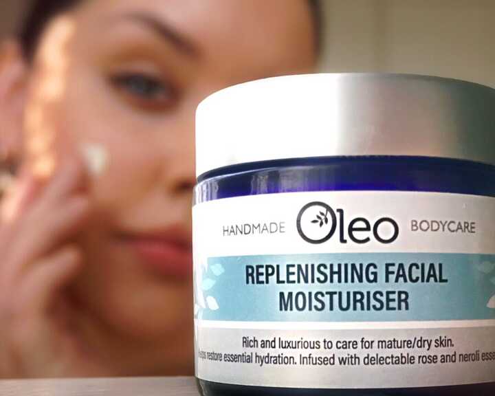 repleneshing facial moisturiser from Oleo