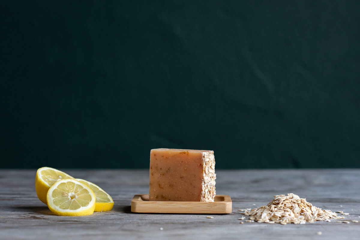 Oleo handmade Fresh Oat & Lemon Butter Soap