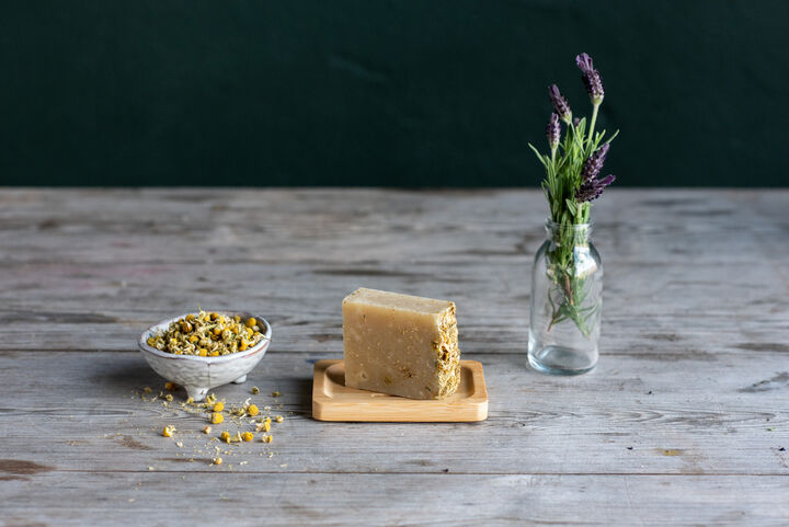 Oleo handmade Chamomile Flowers &amp; Lavender Soap
